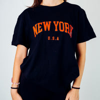 T-shirt NEW YORK nera scritta rossa