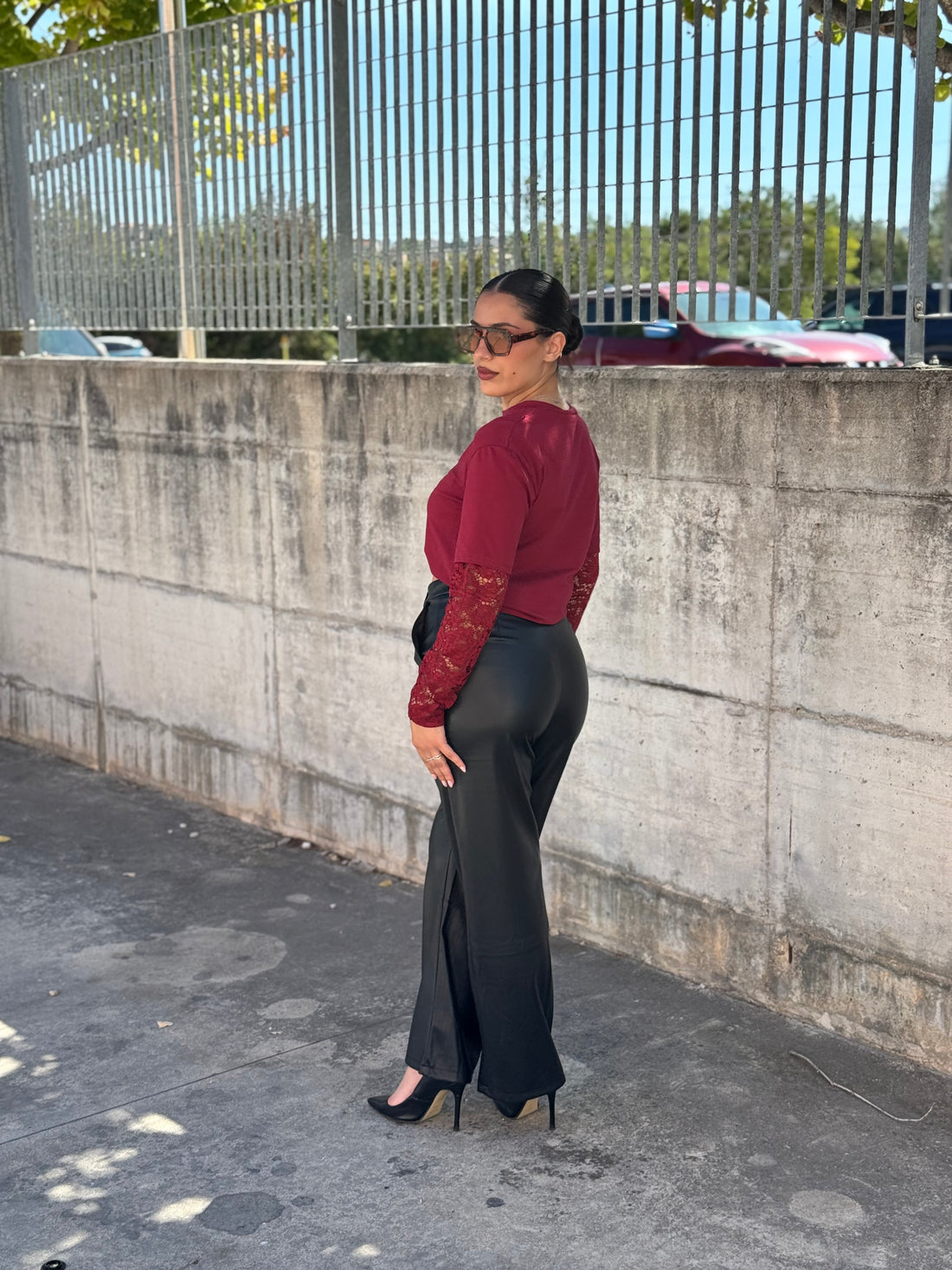 T-shirt con maniche in pizzo