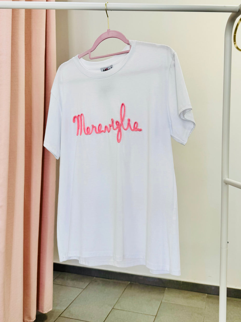 T-shirt con scritta