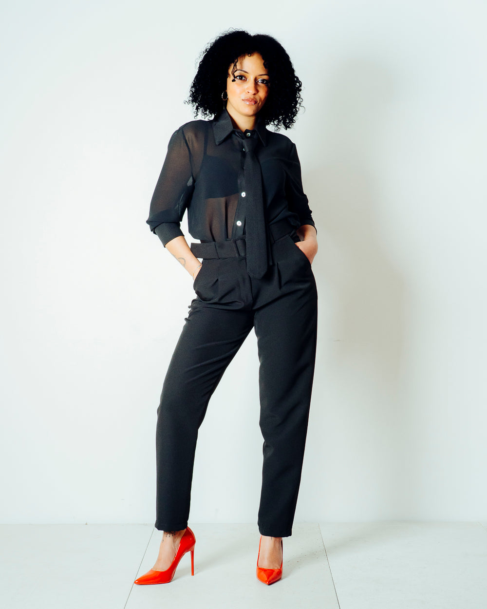 Camicia SOLE nera con cravatta