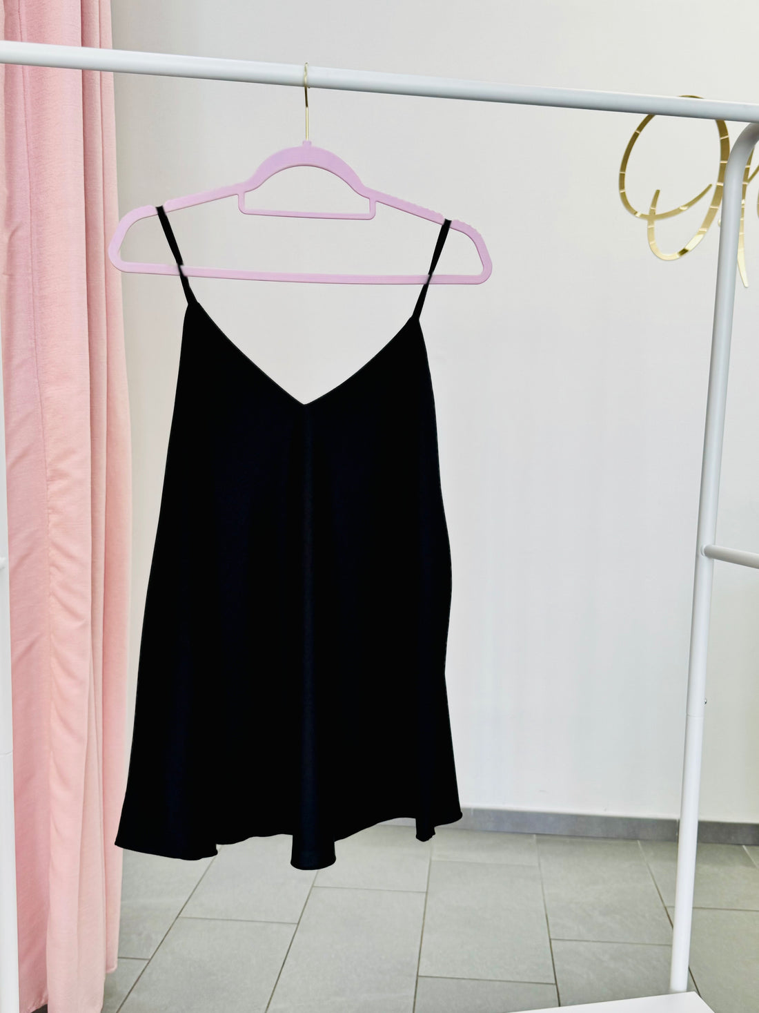 Top in raso nero