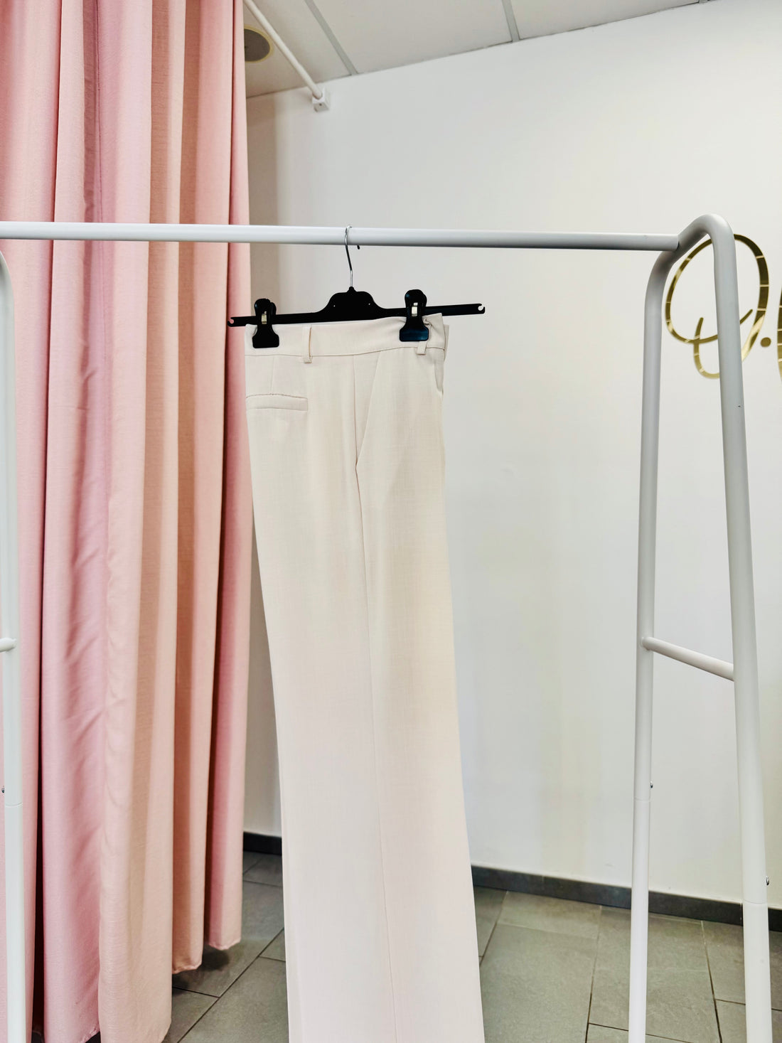 Pantalone modello zampa taglia M